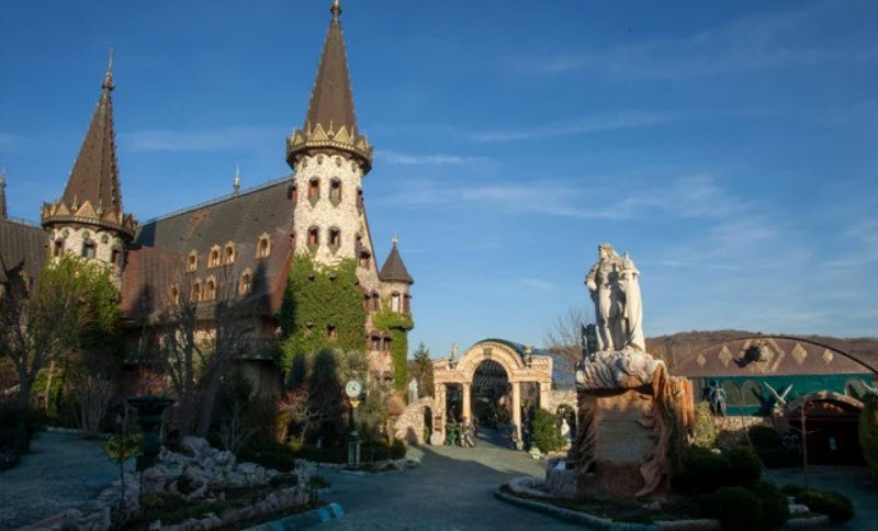 Castelul Apor, Abuş, Romania, Romania